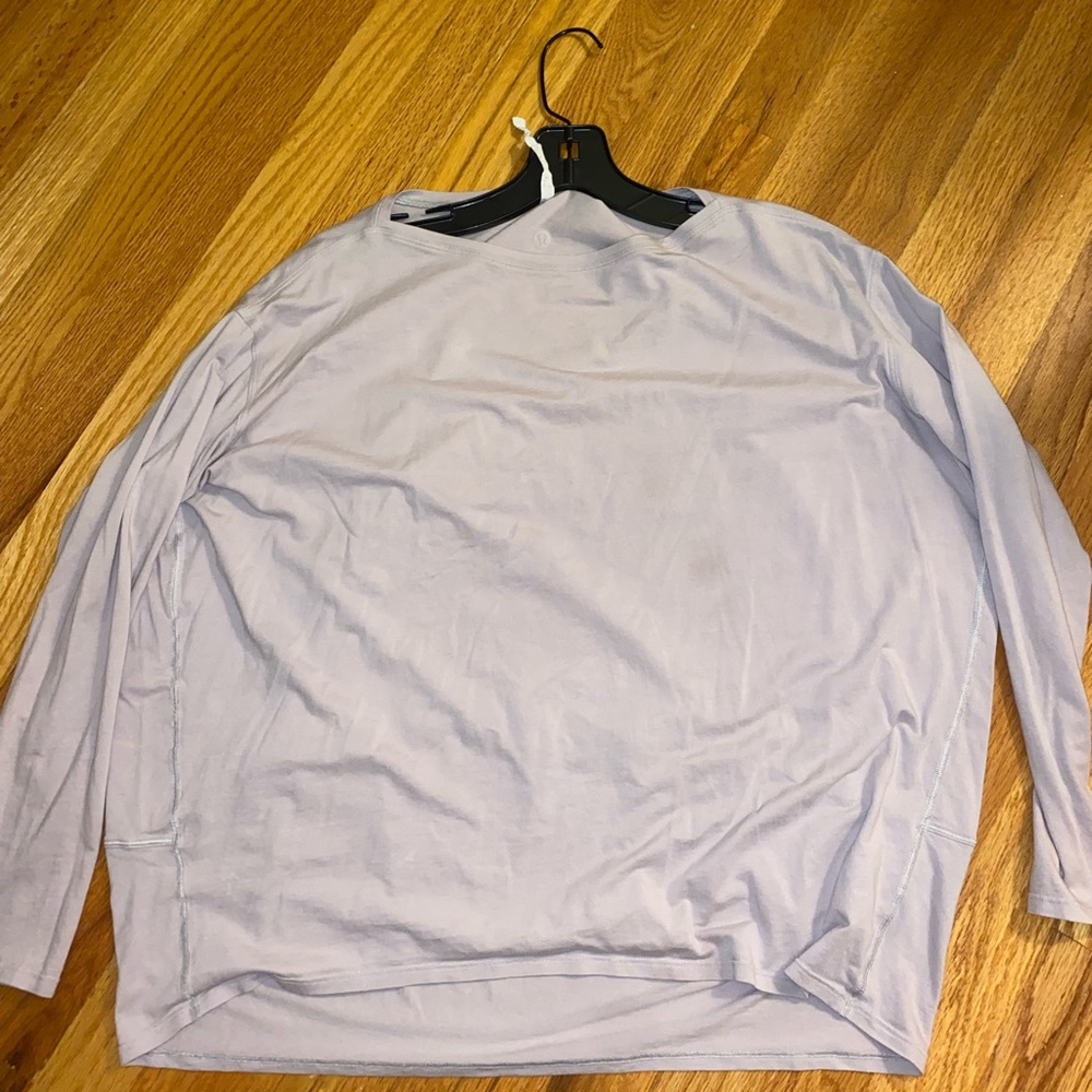 Lululemon Long Sleeve Shirt; Size 6